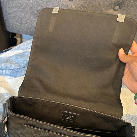 Louis Vuitton Damier Graphite World Map District PM - Picture 4 of 5